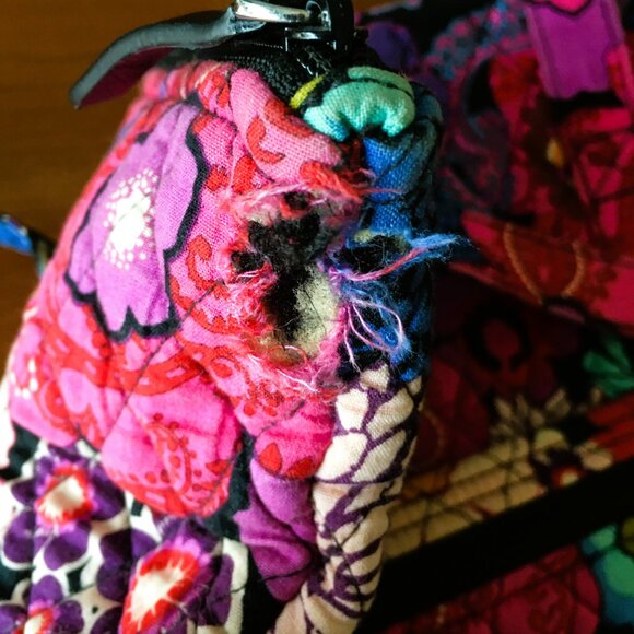 Bundle - Vera Bradley 2 Totes/Handbags & Travel Cosmetic Bag - Picture 11 of 12